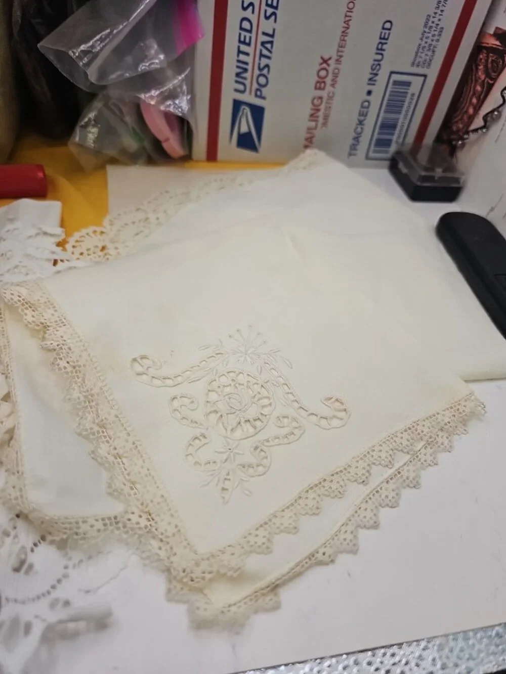 Dollies Lace Borders White & Off White Lot Of 10 Eyelet Placemats Cutouts Linen